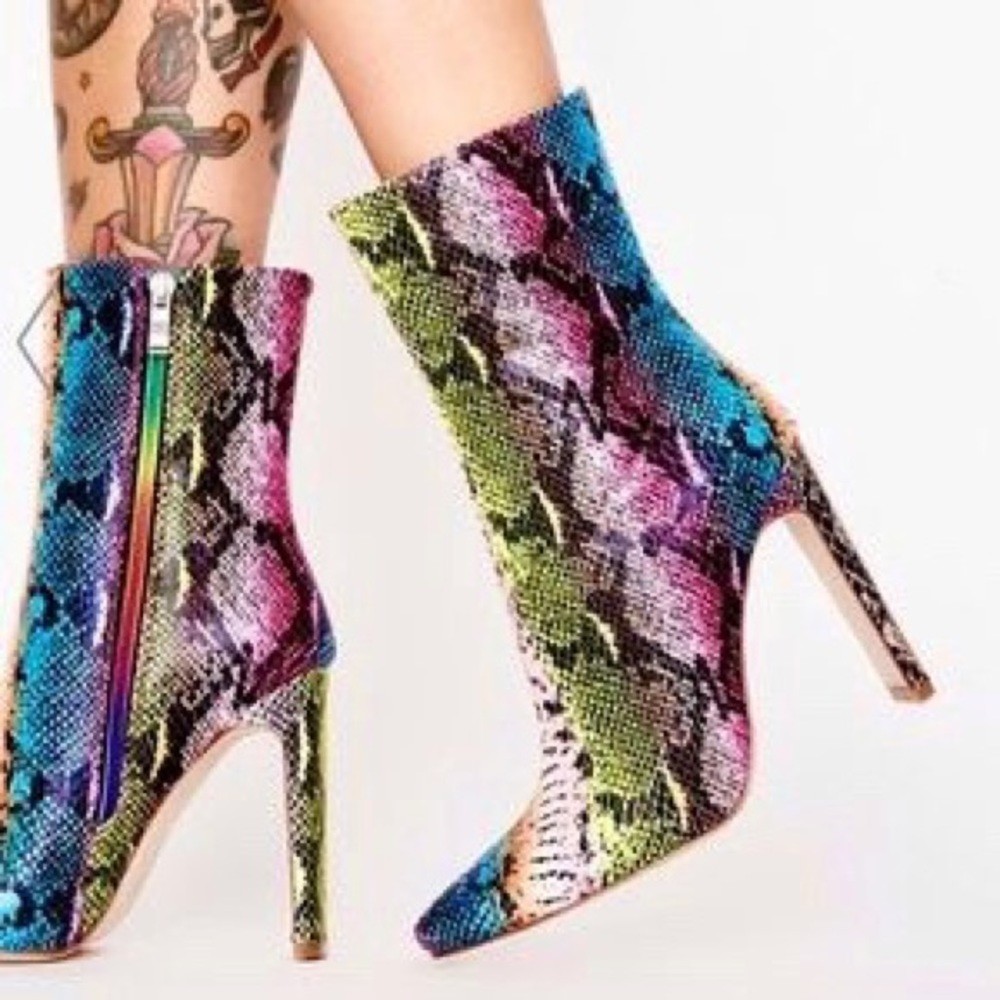 Azalea Wang Dolls Kill Skywalker Rainbow Faux Snakeskin Booties Size 7